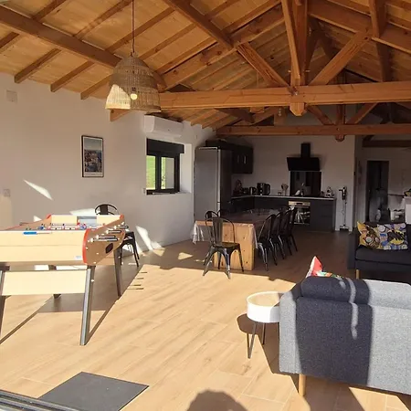 Дом отдыха Aubie Superbe Propriete Pour 20 Avec Piscine Latouille-Lentillac
