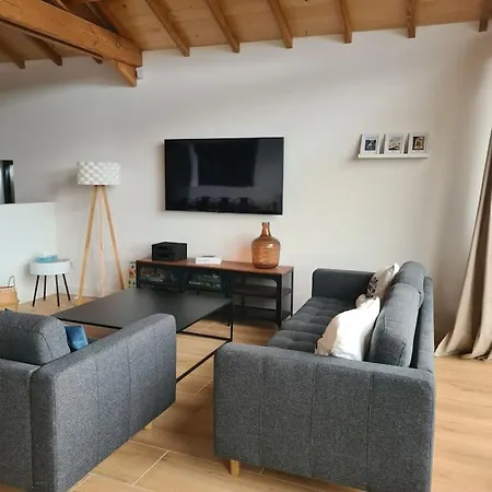 Aubie Superbe Propriete Pour 20 Avec Piscine Holiday home Latouille-Lentillac