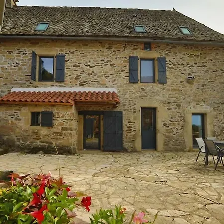 Aubie Superbe Propriete Pour 20 Avec Piscine Holiday home *