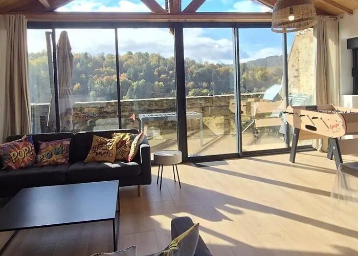 Aubié Superbe Propriété Pour 20 Avec Piscine Latouille-Lentillac