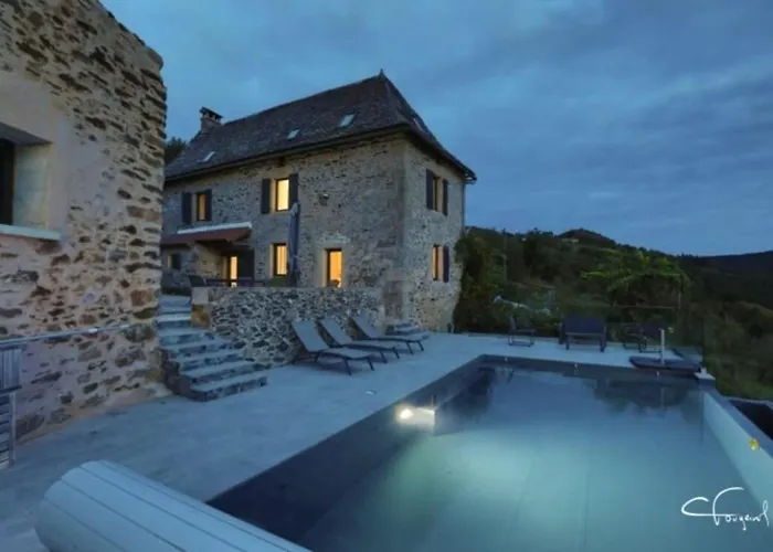 Aubié Superbe Propriété Pour 20 Avec Piscine
